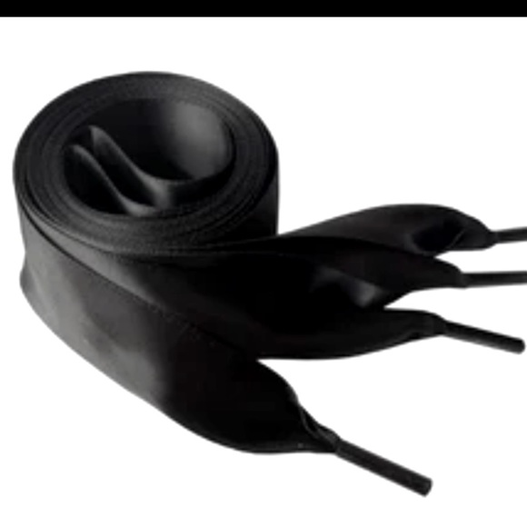 Beautiful Silk/Satin Shoelaces - Picture 3 of 4